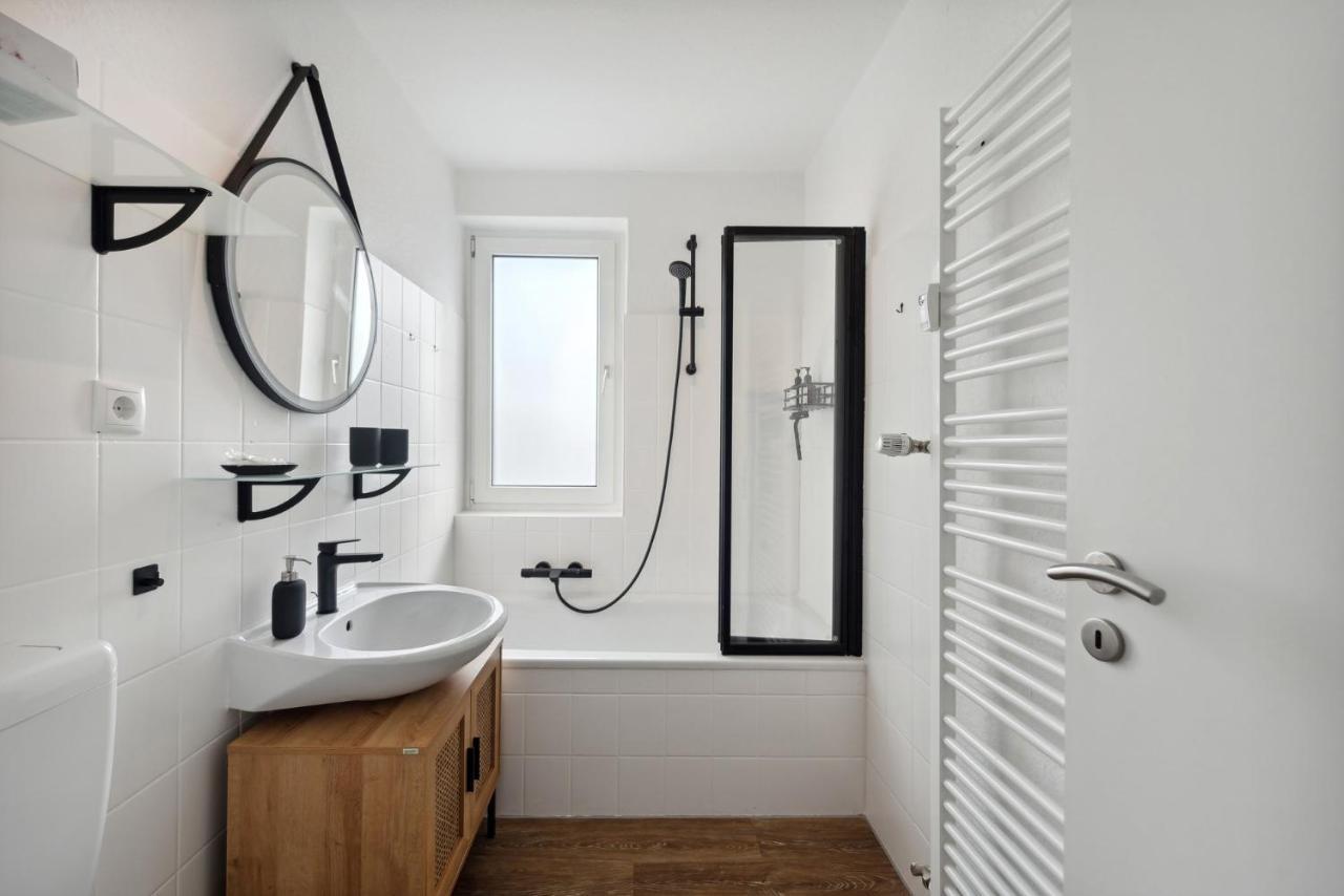Amalfi Apartments A01 - Gemuetliche 2 Zi-Wohnung Mit Boxspringbetten Und Smart Tv Kaiserslautern Dış mekan fotoğraf